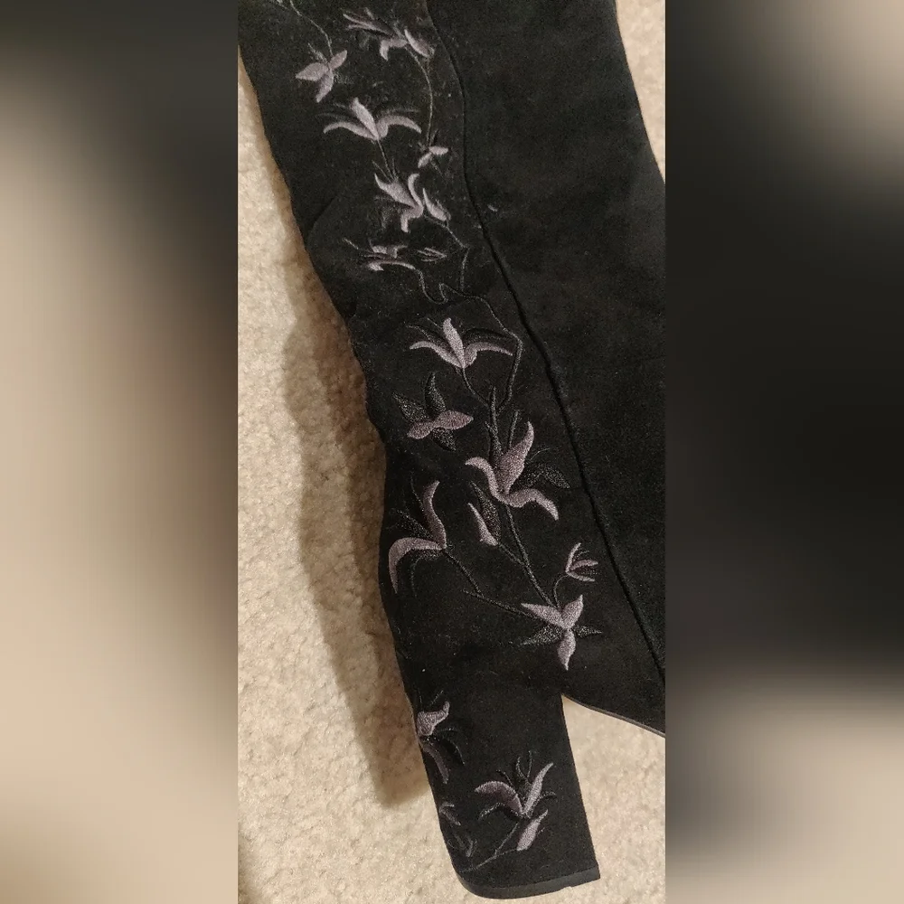 Kenneth Cole Claire Over-the-Knee Floral Embroidered Black Suede Boots Sz 6.5